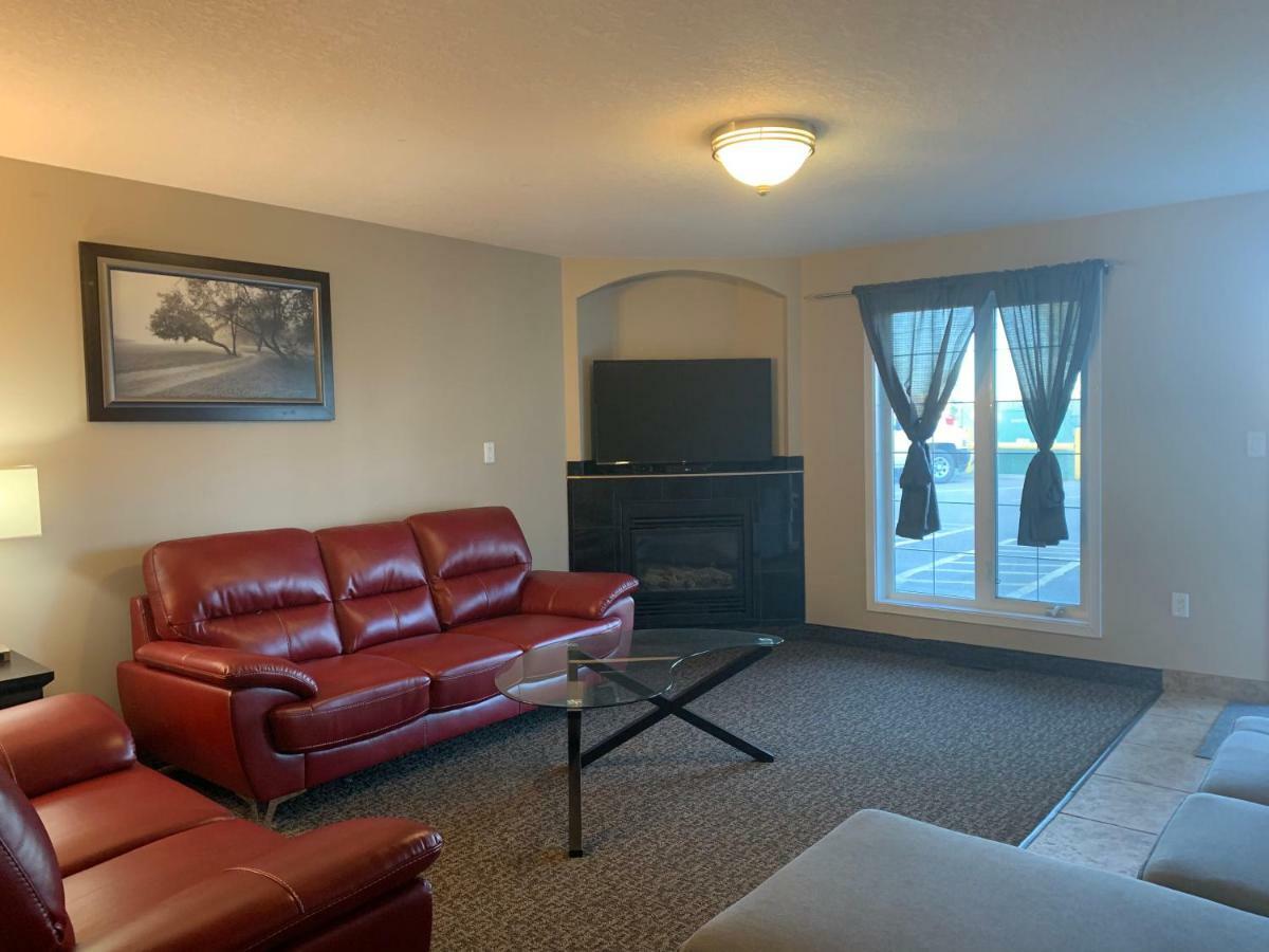Super 8 By Wyndham Fort Mcmurray Esterno foto